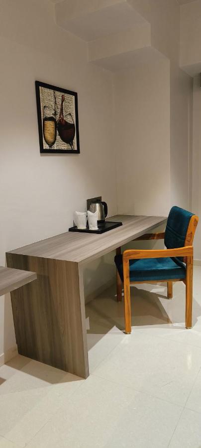 Hotel Sparsh Divine 阿穆达巴 外观 照片