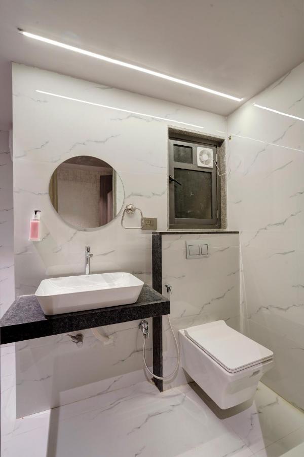 Hotel Sparsh Divine 阿穆达巴 外观 照片
