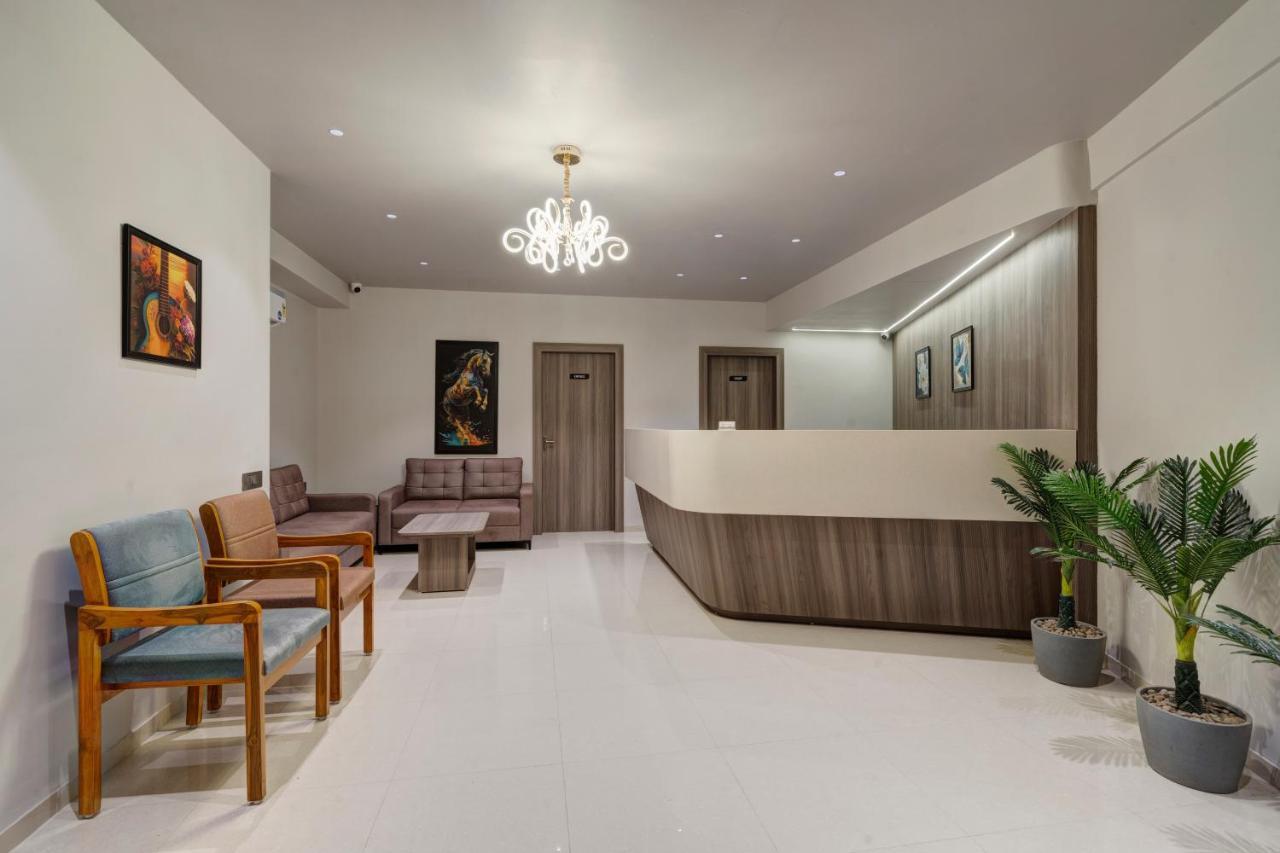 Hotel Sparsh Divine 阿穆达巴 外观 照片