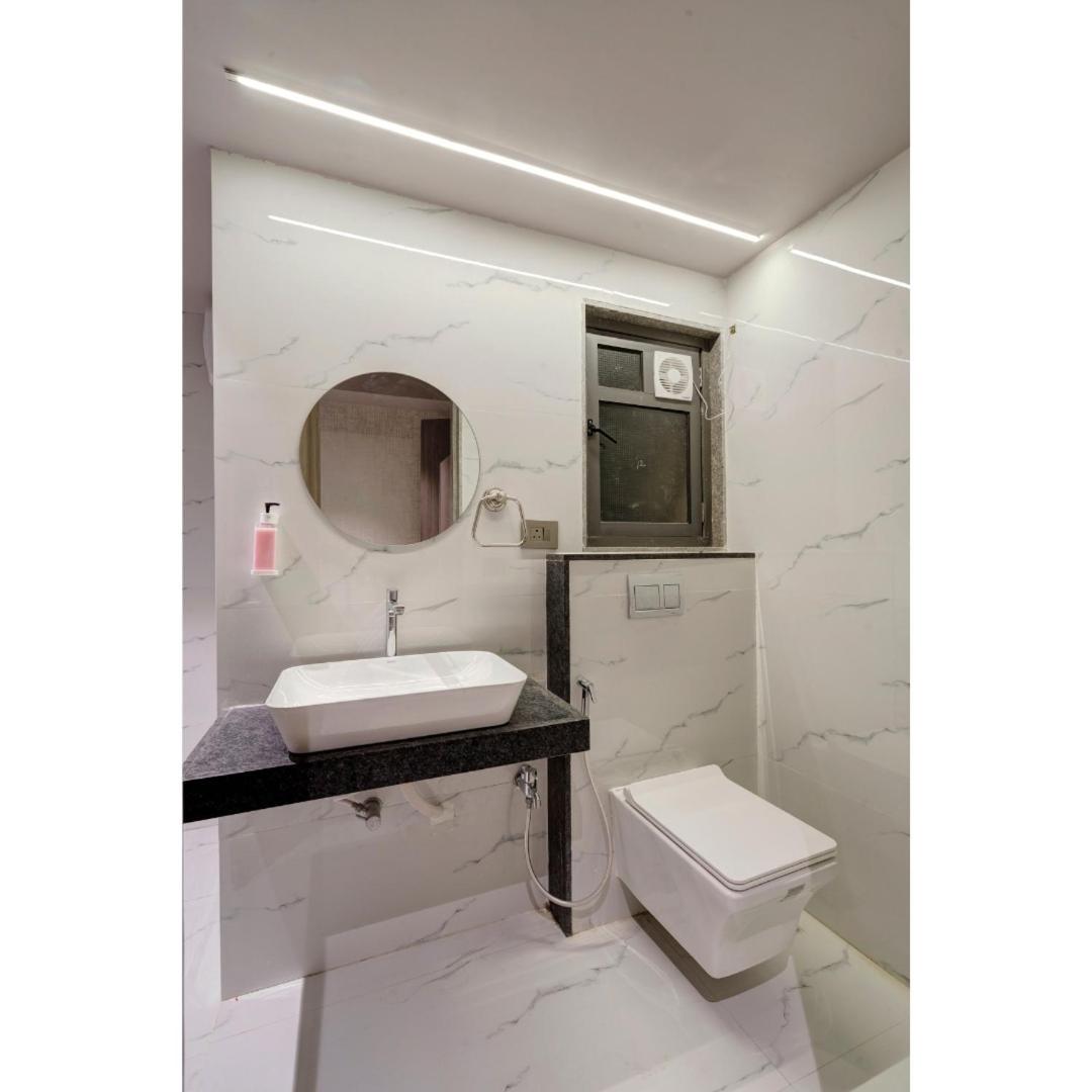 Hotel Sparsh Divine 阿穆达巴 外观 照片